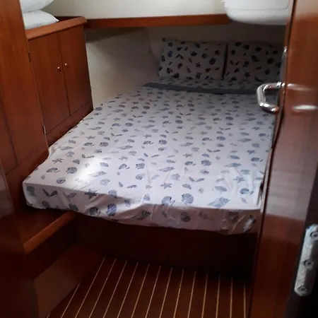 Indigo Botel *