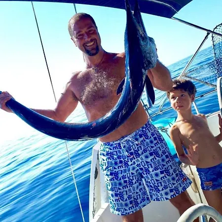 Botel Indigo Pieta